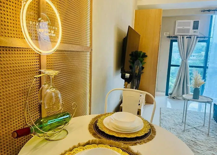 Netflix And Wifi Staycation Viceroy Walk To Venice Grand Canal Apartment Manila