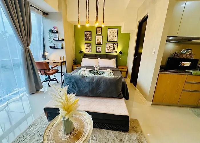 Netflix And Wifi Staycation Viceroy Walk To Venice Grand Canal * Manila