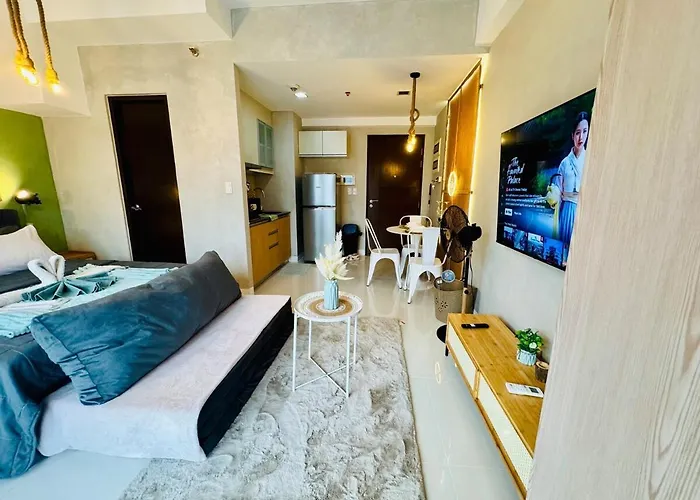 Netflix And Wifi Staycation Viceroy Walk To Venice Grand Canal Apartment Manila