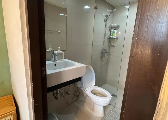 Netflix And Wifi Staycation Viceroy Walk To Venice Grand Canal * Manila