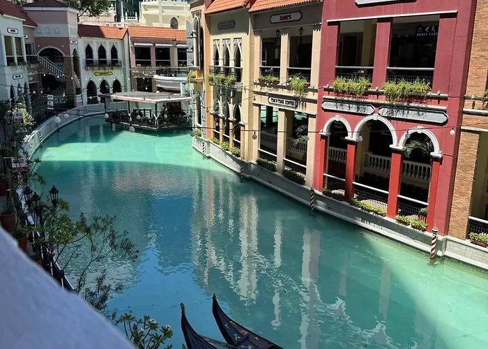 Netflix And Wifi Staycation Viceroy Walk To Venice Grand Canal Manila