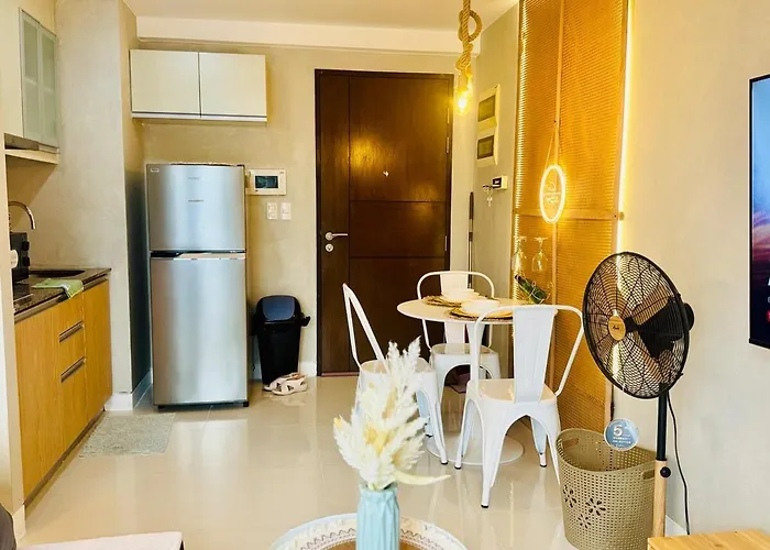 Netflix And Wifi Staycation Viceroy Walk To Venice Grand Canal * Manila